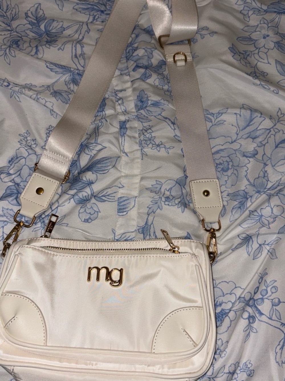 Madden Girl Ivory Crossbody Bag with Gold Hardware